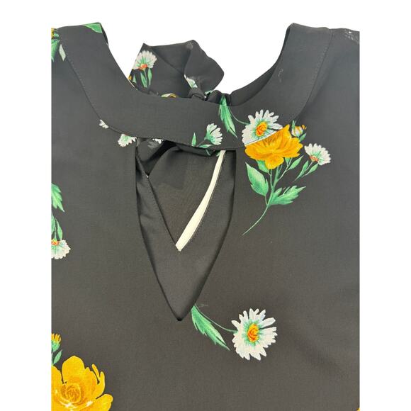 Torrid Sleeveless Floral Chiffon Feminine Tie Neck Cutout Top Women's Size 2/2X - Picture 3 of 6